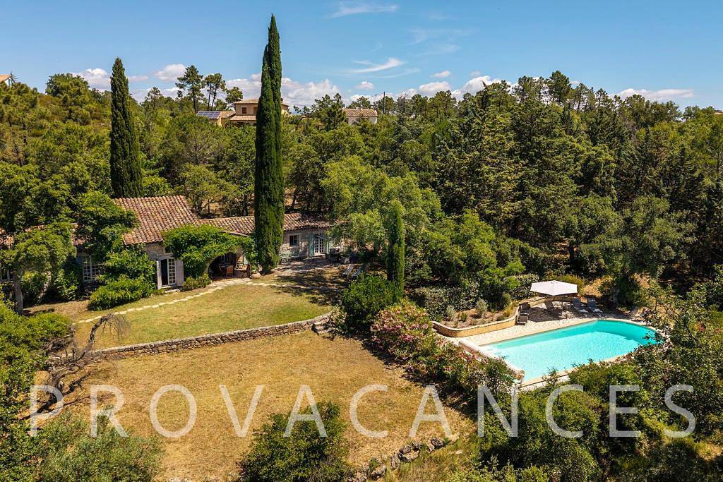 Villa pour 10 personnes avec balcon/terrasse in Saint-Paul-en-Forêt, Côte méditerranéenne (France)