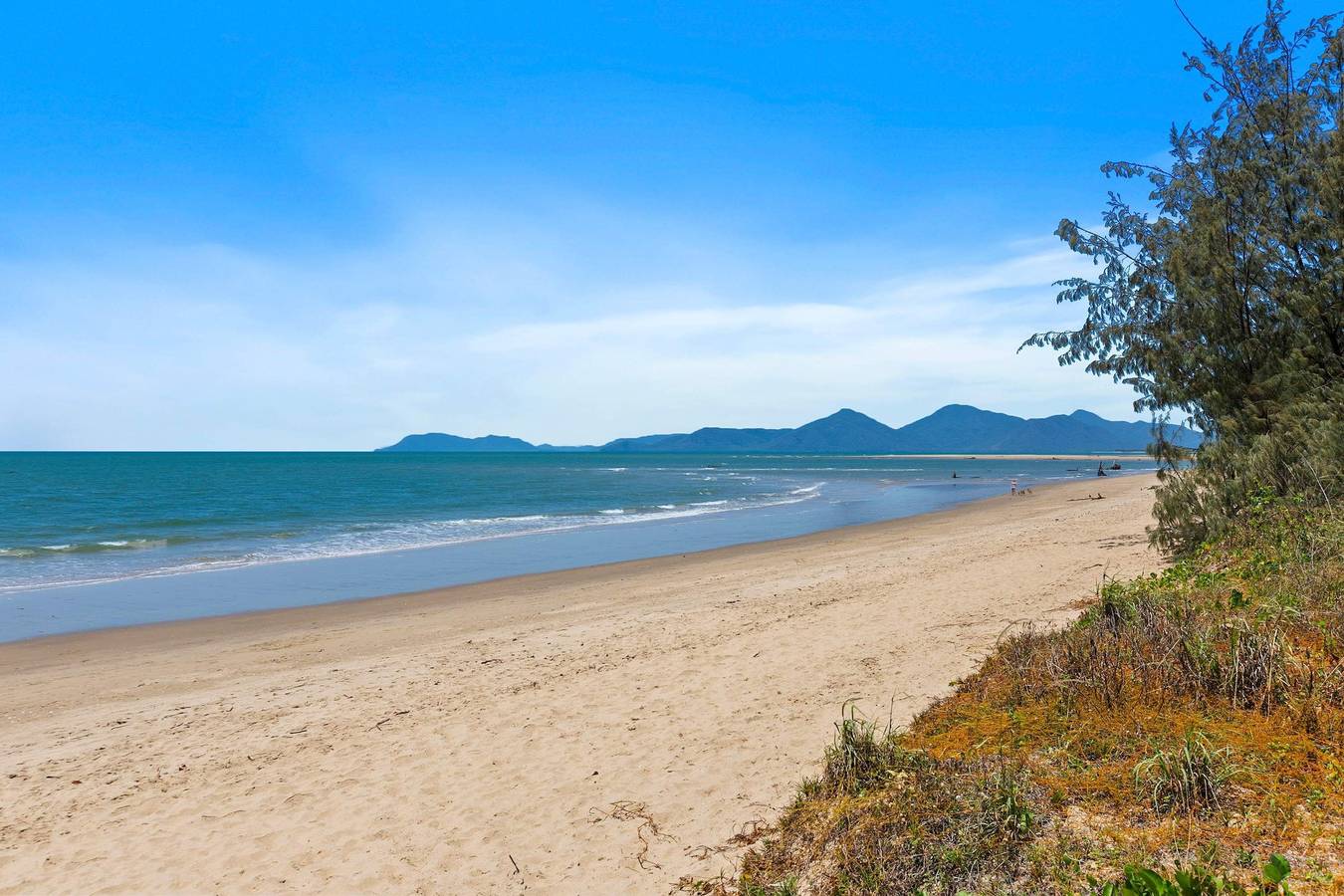Entire apartment, Melaleuca Hideaway - Beach  Pool  free parking in Cairns, Far North Queensland