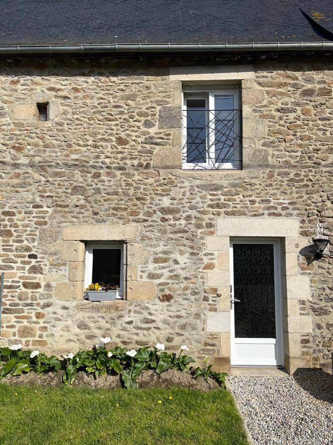Location de vacances pour 4 personnes, avec terrasse et jardin à Taden - 2