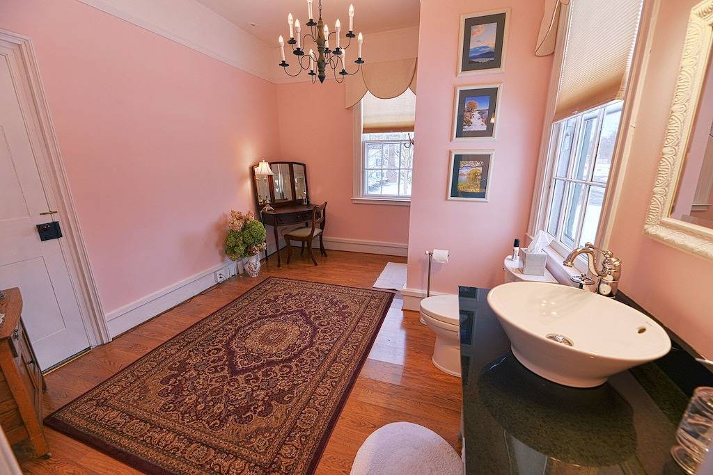 The Oliver Phelps Suite-Suite-Übergroß-Ensuite Dusche in Canandaigua, Ontario County