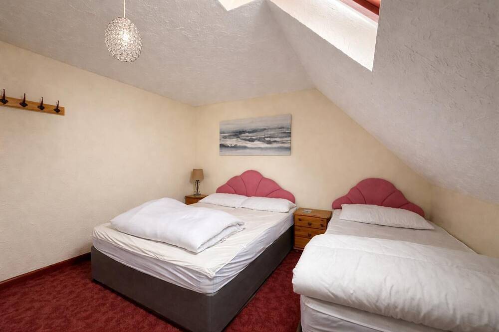 Seaside holiday cottage by the beach in beautiful Hemsby, Norfolk in Hemsby, Great Yarmouth