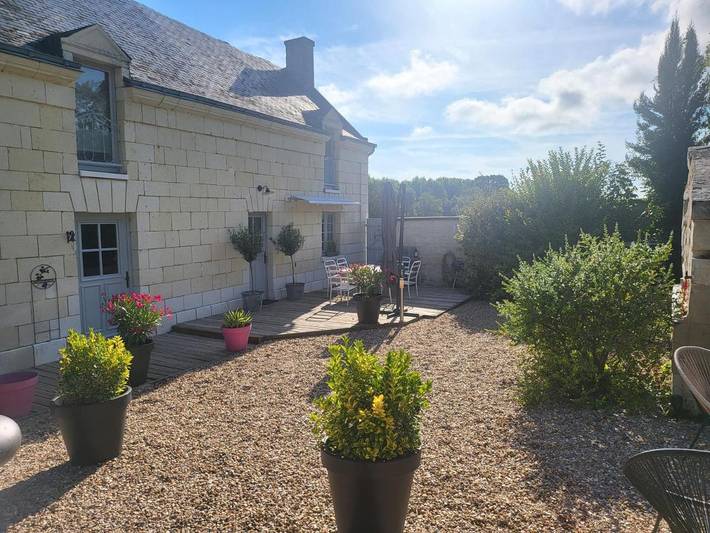 Location de vacances pour 4 personnes, avec Terrasse ainsi que Jardin et Vue à Cinais