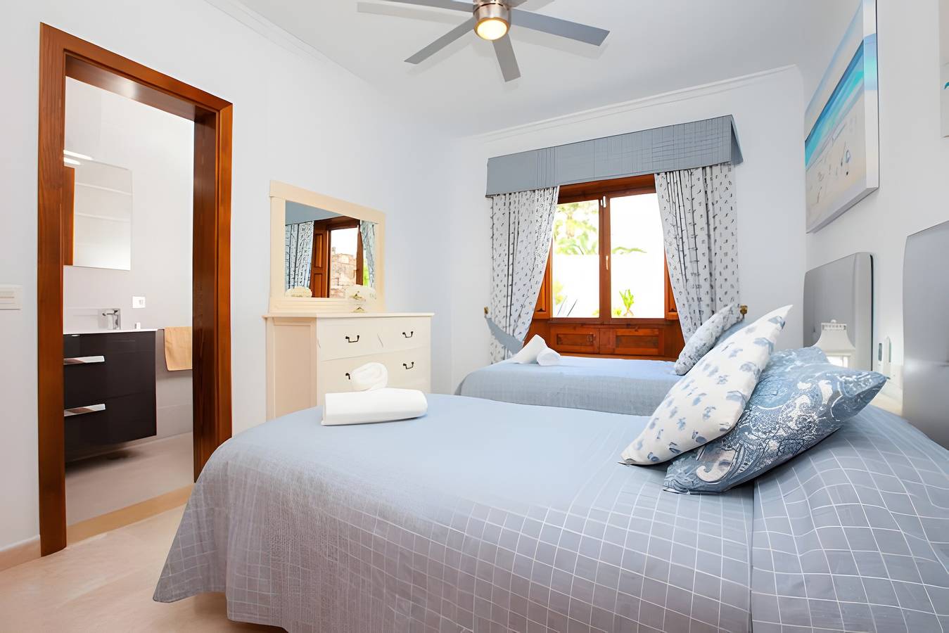 Vacation Villa 'Montana' with Private Pool, Private Terrace and Wi-Fi in Puerto del Carmen, Tías