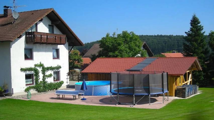 Ferienhaus für 14 Personen, mit Garten und Pool in Augsburg und Umgebung