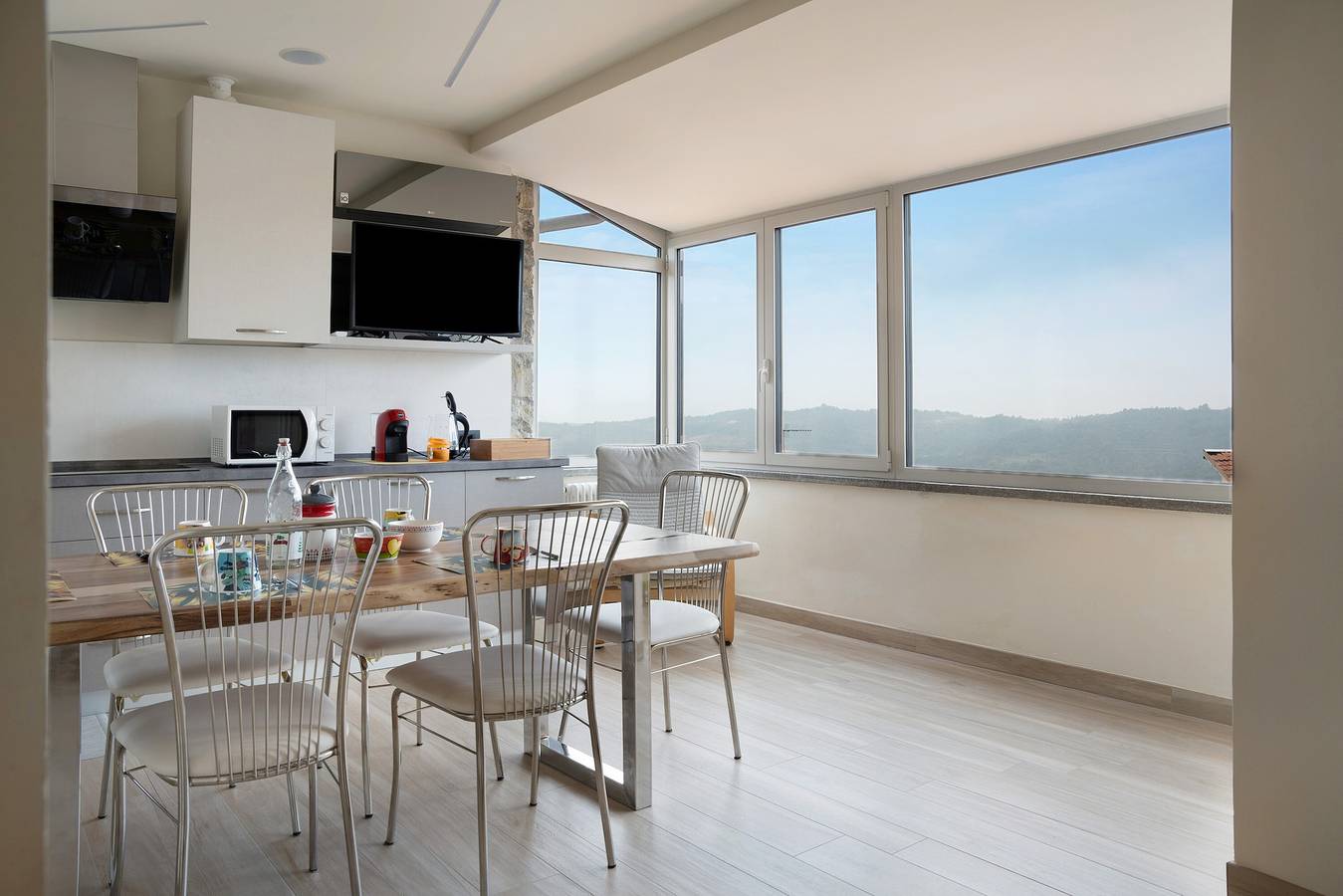 Ganze Wohnung, Ferienwohnung "Nigella Langhe Home" mit Bergblick, Balkon und Wlan in Niella Belbo, Langhe