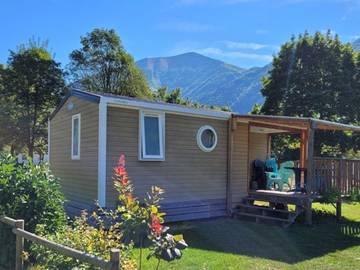 Mobil home pour 4 personnes, avec terrasse, animaux acceptés à Valbonnais