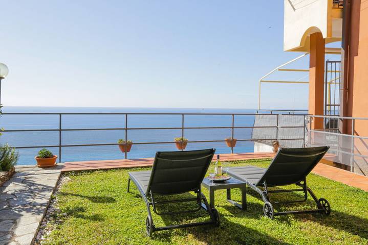 Gîte pour 6 personnes, avec Balcon/Terrasse ainsi que Jardin et Sauna à Sori