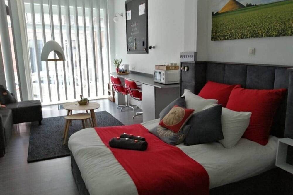 Ganze Wohnung, Romantic Lion's suite in Braine-l'Alleud, Wallonisch-Brabant