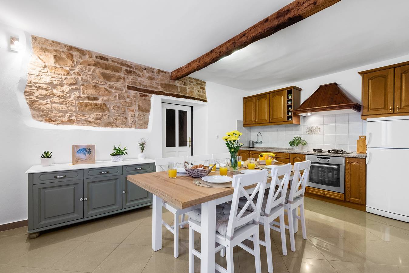 Charmantes Cottage im Stadtzentrum, nur 100 Meter vom Meer in Novigrad entfernt
 in Novigrad, Umag und Umgebung