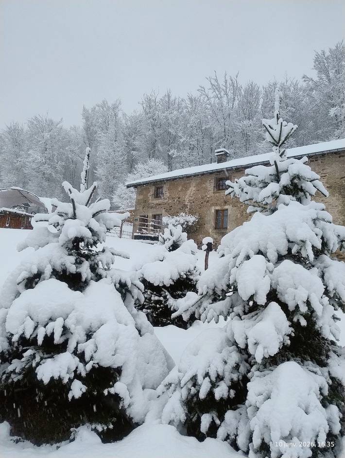 Gîte pour 6 personnes, avec terrasse ainsi que jacuzzi et jardin en France - 2
