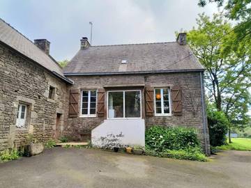 Gîte pour 4 personnes, avec terrasse et vue, animaux acceptés à Treffléan
