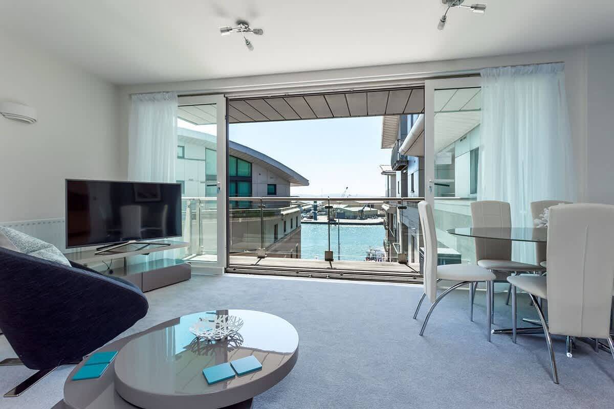 Apartment for 6 People in Poole, Poole Harbour