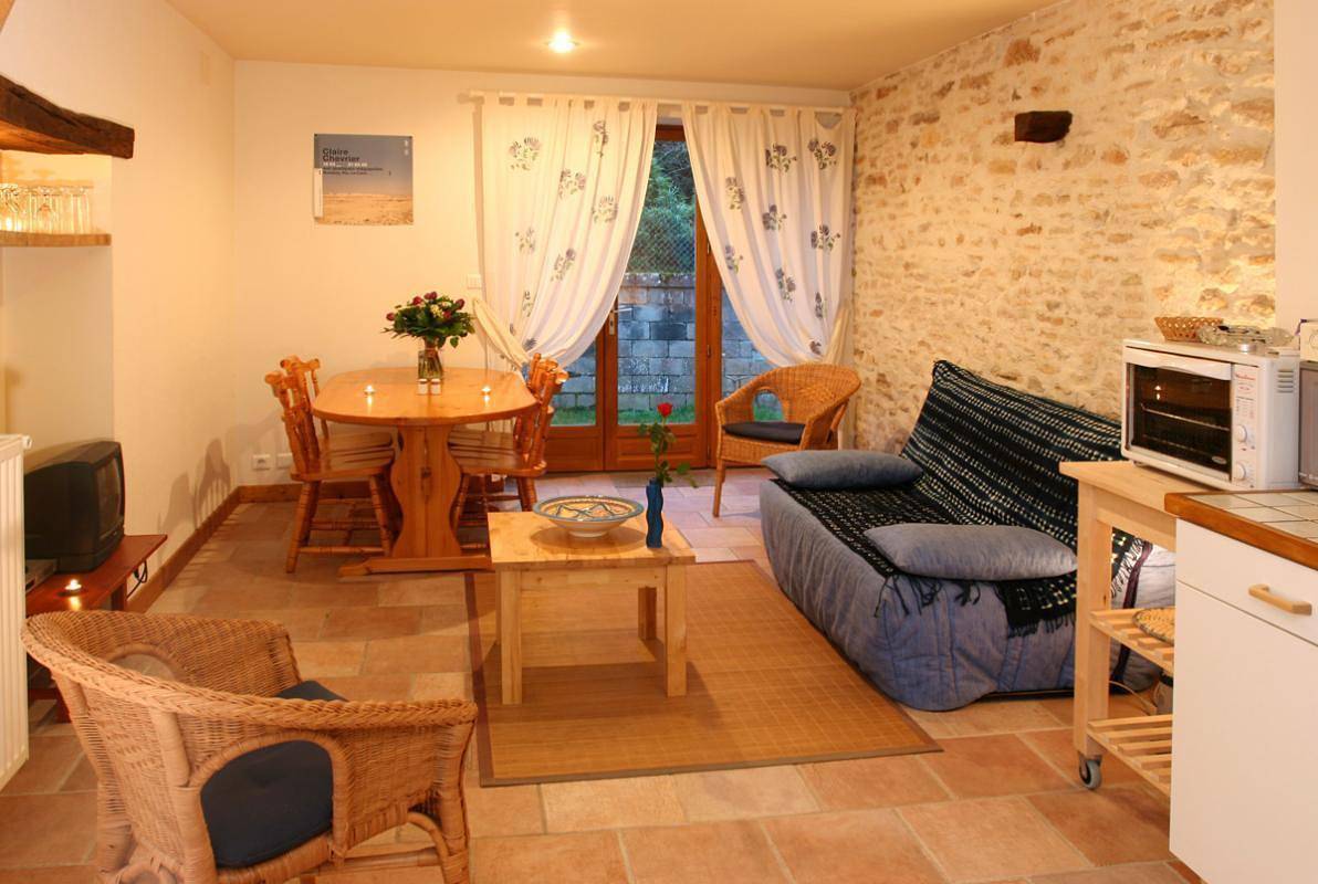Gîte für 4 Personen mit Garten in Saint-Martin-sous-Montaigu, Region Chalon-sur-Saône