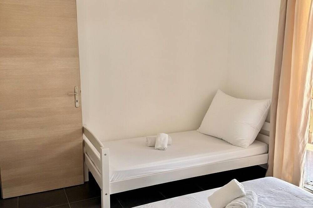 Apartamento entero, Duplex con terrazas, a 500m de la playa, vista al mar en residencia con piscina in Pinarellu, Zonza