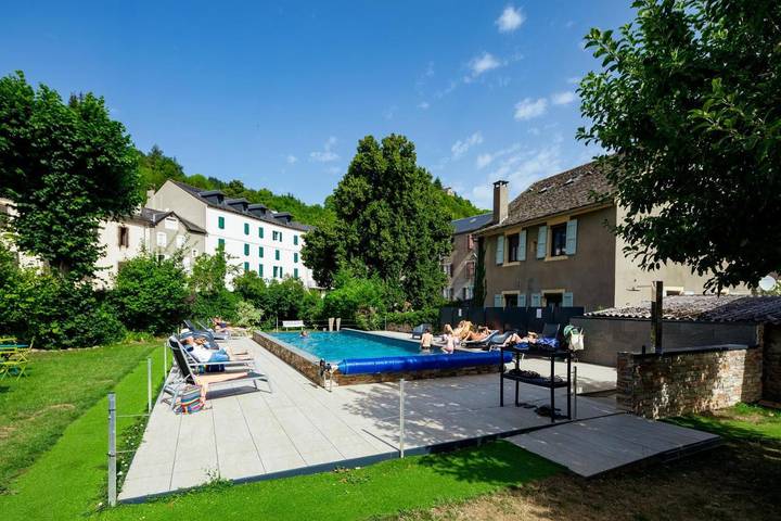 Hôtel pour 2 personnes, avec Terrasse et Jacuzzi ainsi que Jardin et Piscine