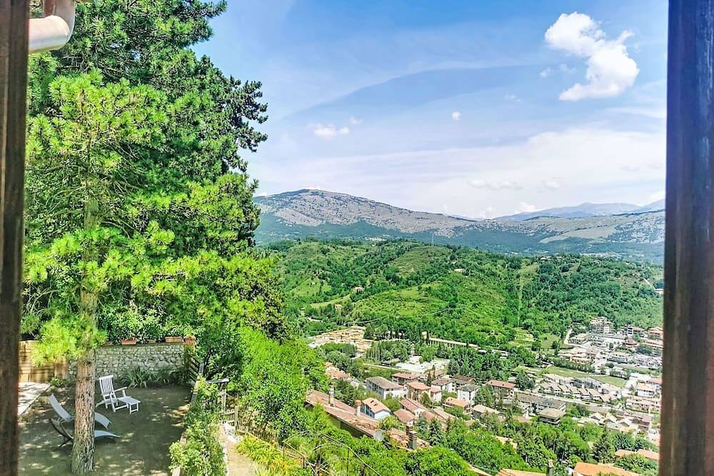 Entire apartment, Domus Marsicana in Tagliacozzo, L'Aquila Province