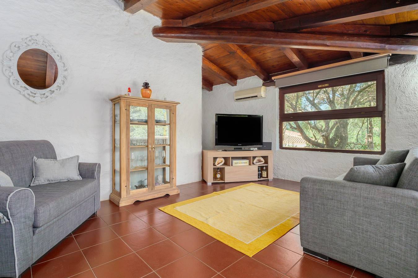 Villa 'Pirina' con terraza privada, Wi-Fi y aire acondicionado in Pittulongu, Costa Smeralda