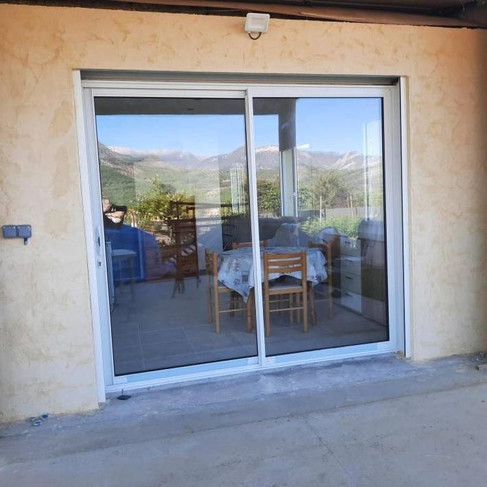Gîte pour 6 personnes, avec Terrasse ainsi que Jardin et Vue à Curbans