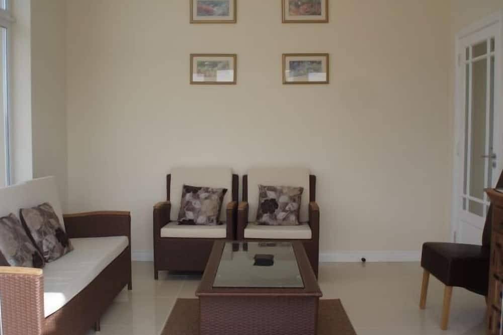 Luxuriöses Ferienhaus mit Privat Pebble Beach & Free Wifi. in Rosguill ED, County Donegal