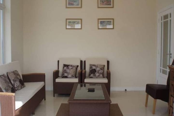 Luxuriöses Ferienhaus mit Privat Pebble Beach & Free Wifi. in Rosguill ED, County Donegal