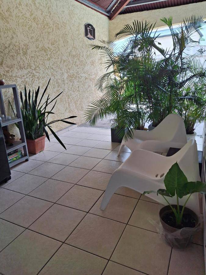 Gîte pour 2 personnes, avec terrasse et piscine dans Trois Mares - 3