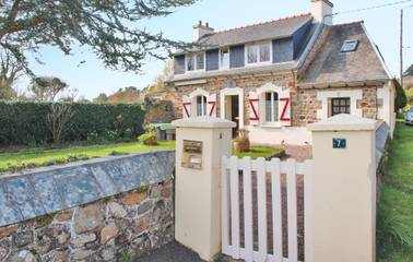 Gîte pour 4 personnes, avec jardin et terrasse à Pleubian