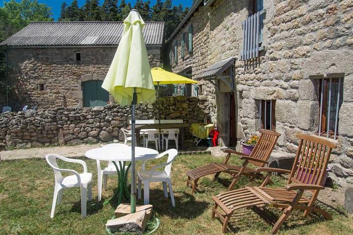 Gîte pour 8 personnes, avec vue, animaux acceptés à Fau-de-Peyre - 4