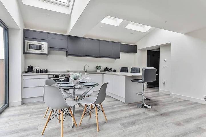 Apartment for 5 people, with terrace and garden in Sheffield