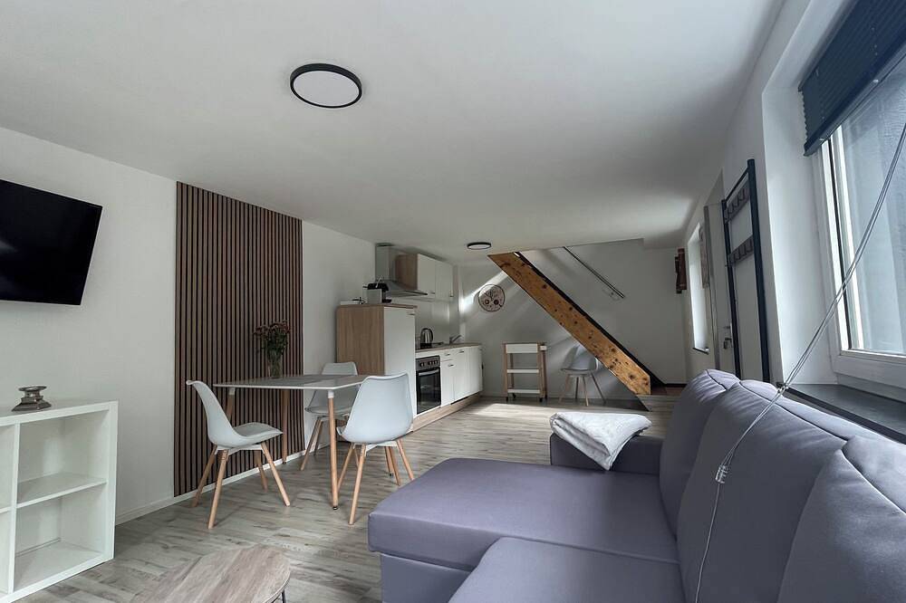 Oase im Grünenhinterhof, Eg, Ruhe, Terrasse, Carport, Free Paytv, Kaffee&tee, in Meiderich/Beeck, Duisburg