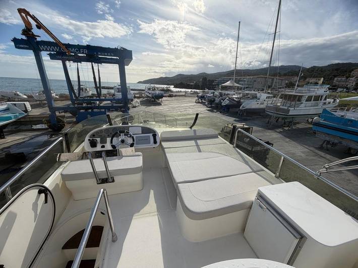 Bateau pour 4 personnes en Corse - 4