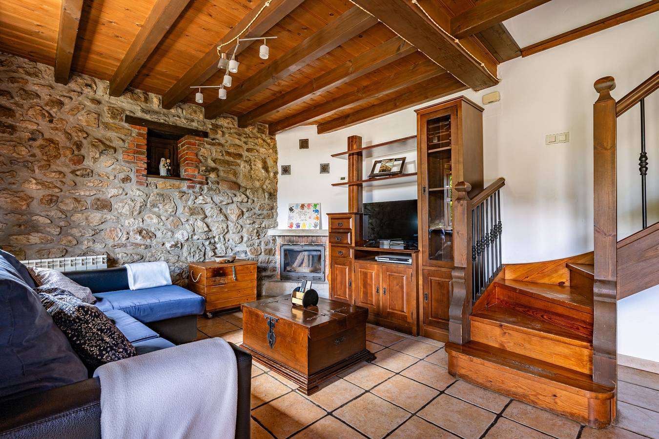 Maison de campagne "La Campanona" avec vue sur les montagnes, terrasse privée et Wi-Fi in Cangas de Onís, Asturias Province
