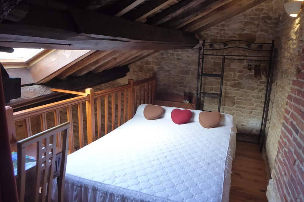 Gîte à la campagne, 3 personnes in Bazoges-en-Pareds, Fontenay-le-Comte