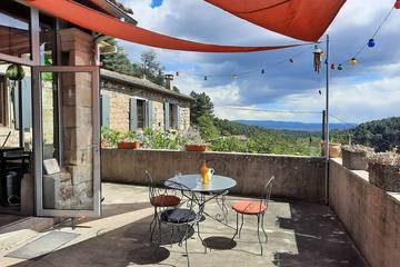 Gîte pour 7 personnes, avec balcon à Sanilhac