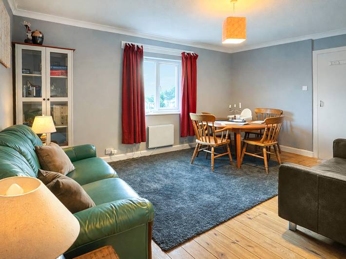 Ganze Wohnung, Ferienwohnung für 4 Personen mit Garten in Highlands