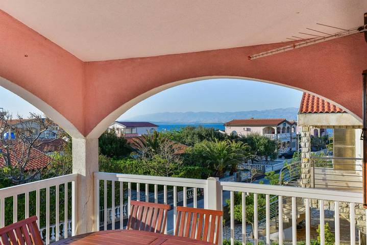 Ferienwohnung für 6 Personen, mit Balkon und Balkon/Terrasse auf Vir