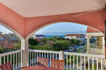 Ferienwohnung für 6 Personen, mit Balkon/Terrasse und Balkon, kinderfreundlich auf Vir