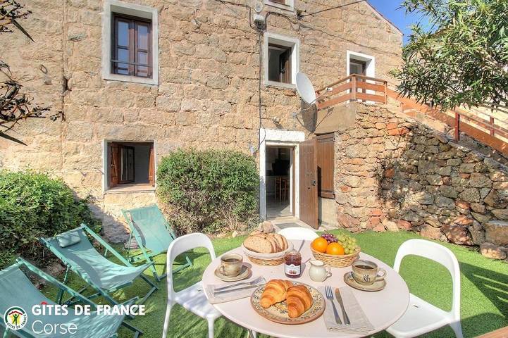 Gîte pour 4 personnes, avec Jardin et Vue