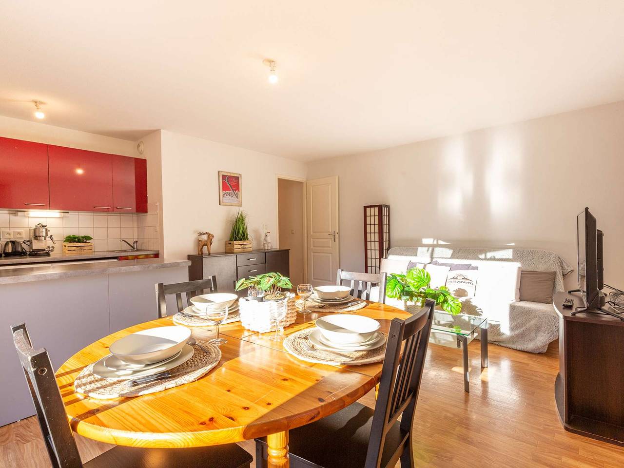 Entire apartment, Cozy 2-Br Apt for 6 in Vielle Aure - Terrace, Parking, Near Thermal & Ski Lifts in Vielle-Aure, Pyrenees National Park