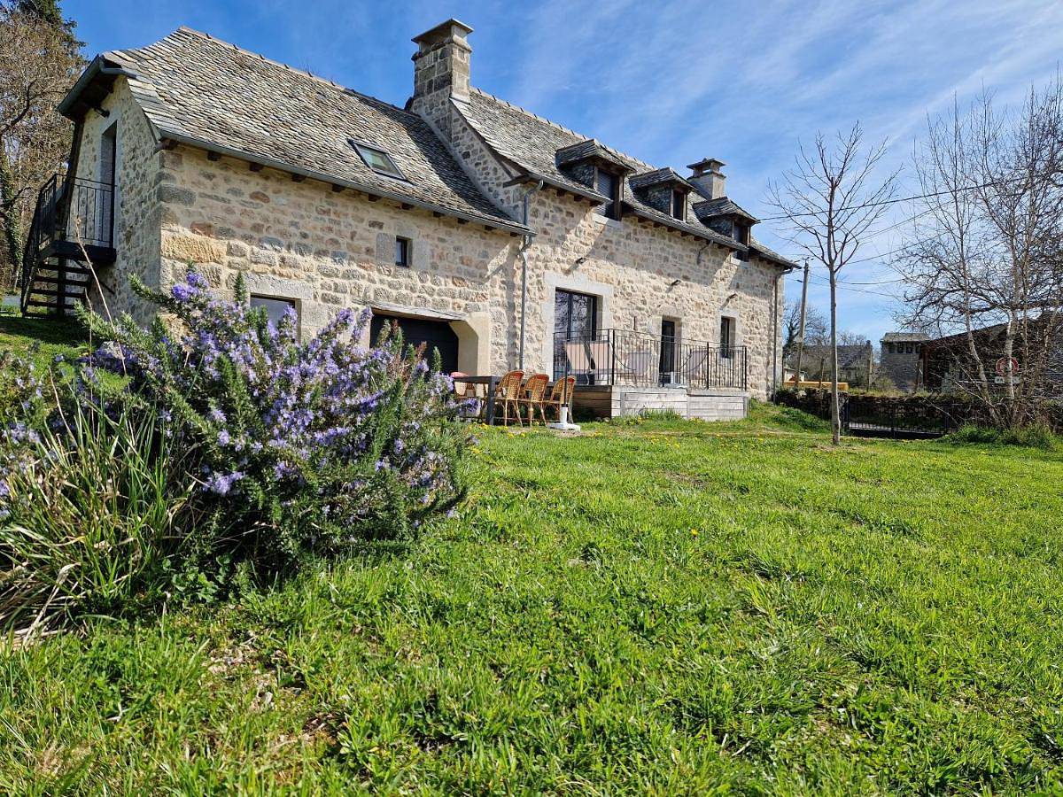 One-Bedroom House in Saint-Amans-des-Cots, Parc naturel régional de l'Aubrac
