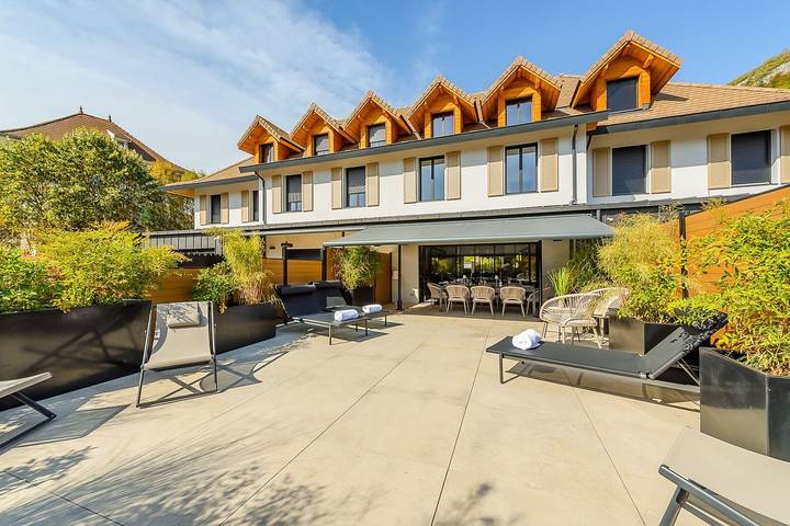 Villa pour 13 personnes, avec Terrasse et Vue sur le lac à Talloires