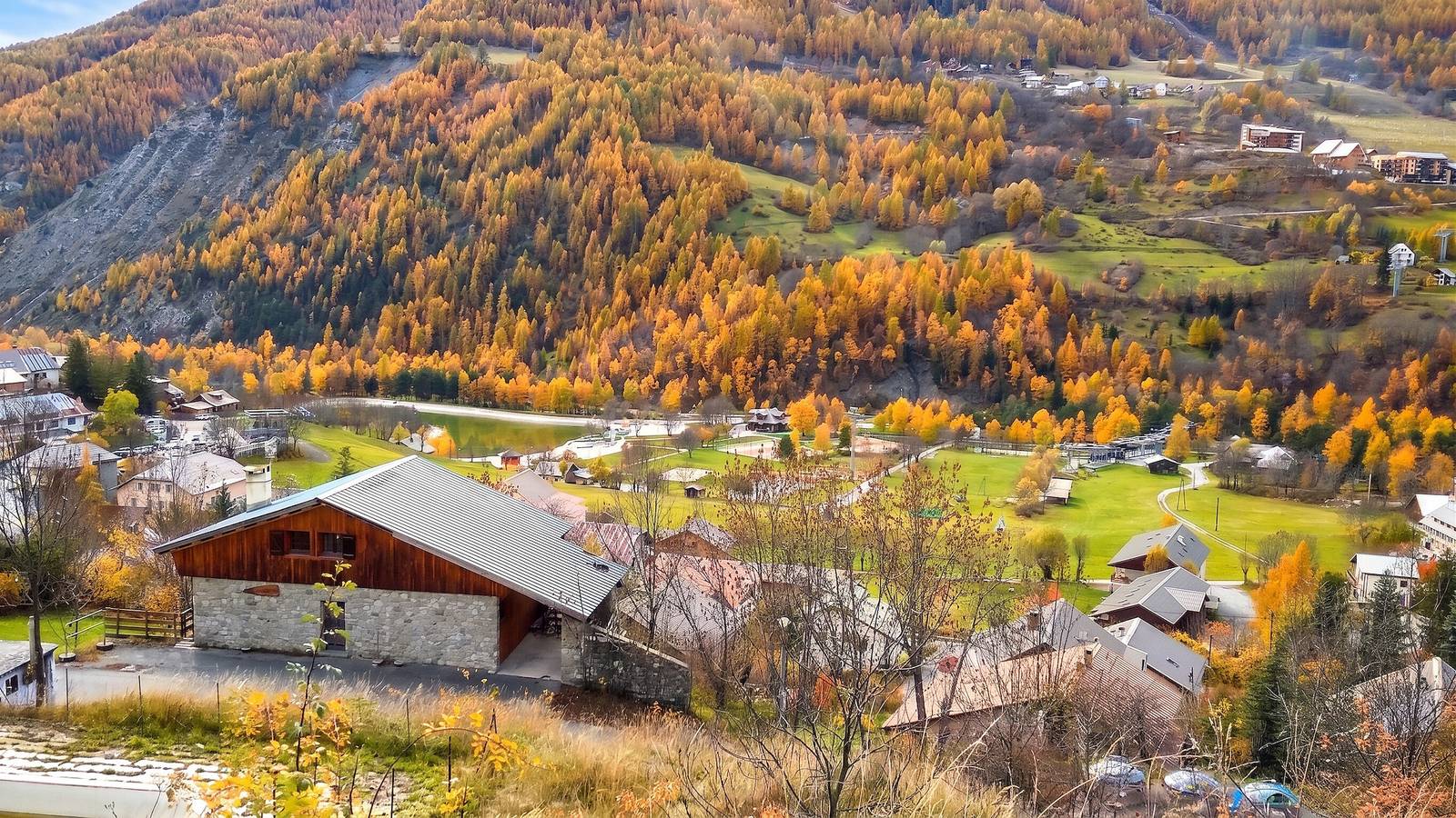 Gemütliches Chalet in Allos mit Garten und Grill in Allos, Castellane und Umgebung