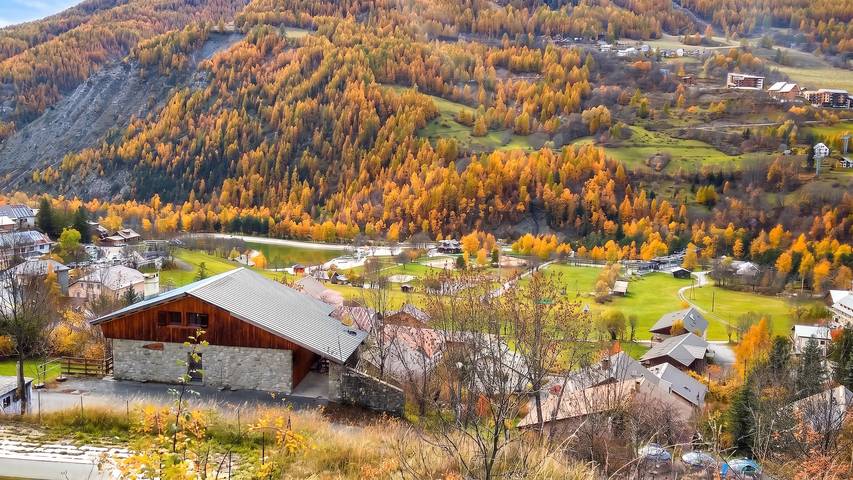 Gemütliches Chalet in Allos mit Garten und Grill in Allos, Castellane und Umgebung