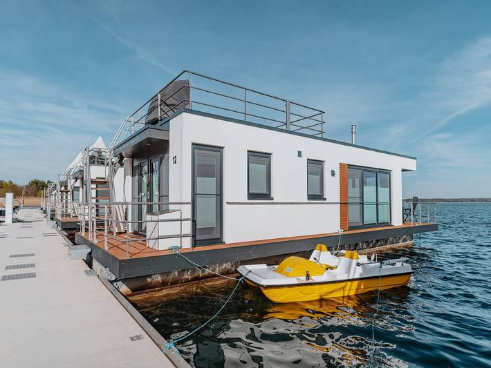 Hausboot für 4 Personen, mit Terrasse in Brandenburg