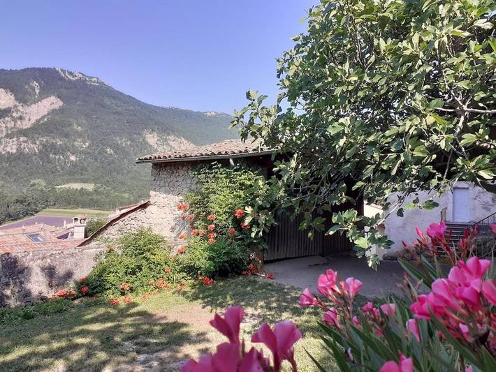 Location de vacances pour 9 personnes, avec vue et terrasse à Ponet-et-Saint-Auban - 4