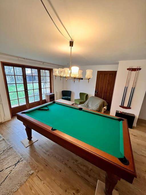 Seven-Bedroom House in Montillot, Arrondissement d'Avallon