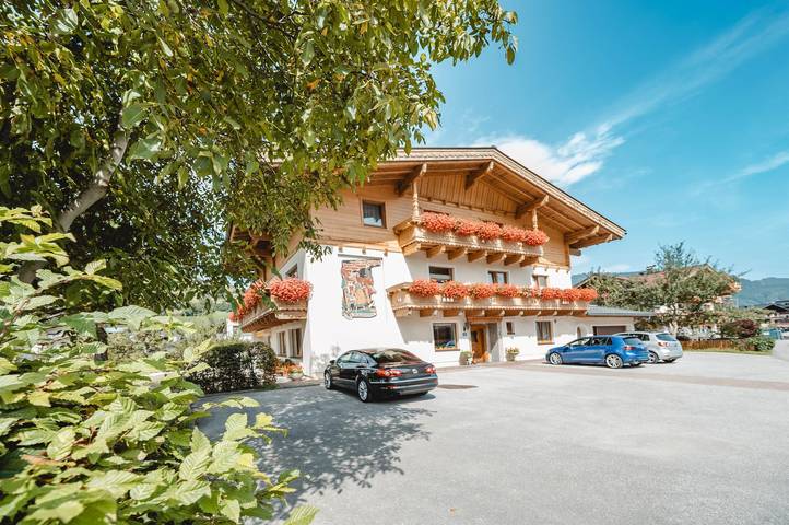 Chambre d’hôte pour 3 personnes, avec Balcon et Jardin à Kaprun