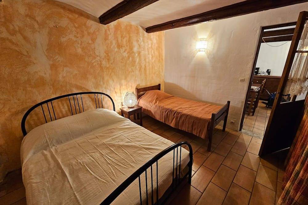 Entire apartment, Domaine de Bagard - Gîte l'Arche 64m² 5/8 pers Terrasse in Sauve, Le Vigan region