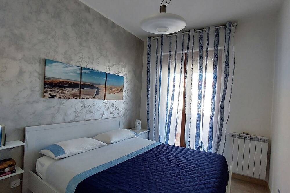 Entire apartment, A stone's throw from the sea, \"Grecale house\" in Marina di Vasto, Chieti Province