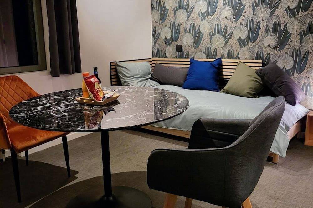 Ganze Wohnung, Studio-Eigenes Badezimmer-Deluxe-Strassenblick-1 in Boussu, Hennegau