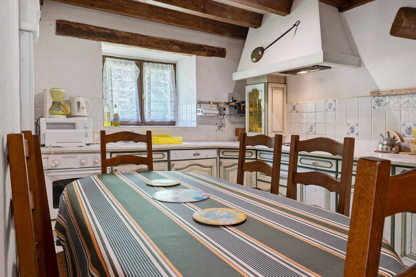 Maison de vacances « Les Trois Maisons - Gîte Vert » avec vue montagne, piscine partagée et Wi-Fi in Osse-en-Aspe, Béarn